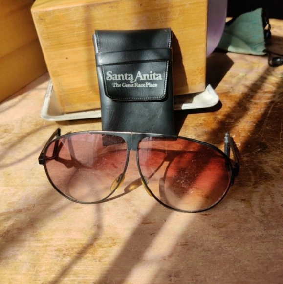 Vintage Santa Anita collapsible sunglasses - Picture 3 of 5